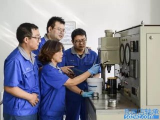 公司成功研發(fā)3種規(guī)格ZWZ軸承專用潤滑脂